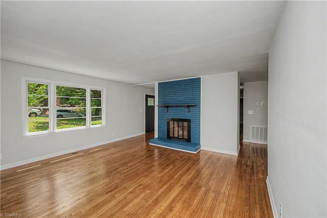 3761 Spaulding Drive, Winston-salem, NC 27105