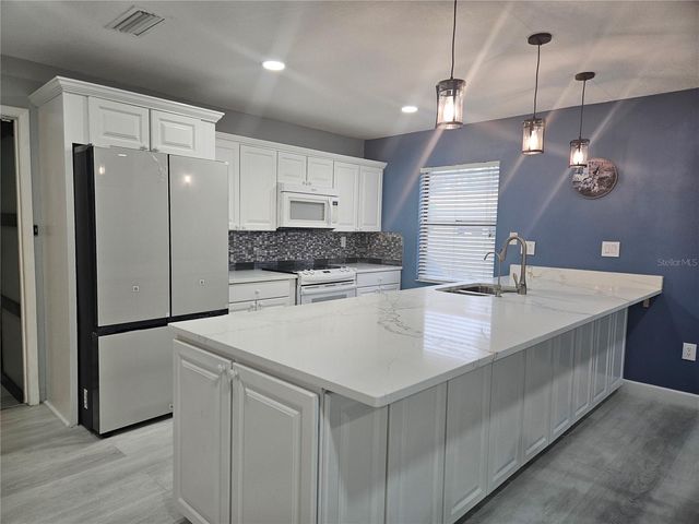 710 TREASURE BOAT WAY, Sarasota, FL 34242