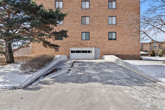 1777 W CRYSTAL Lane 307, Mount Prospect, IL 60056