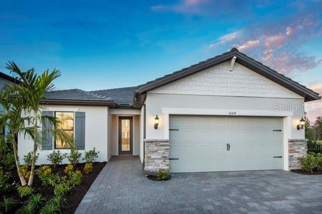 5579 SILVERSIDE PINE COURT, Lakewood Ranch, FL 34211