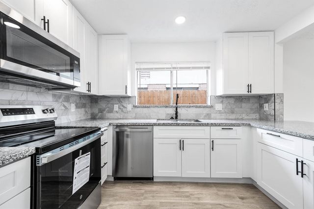 10402 Rancho Bernardo Lane, Sugar Land, TX 77498