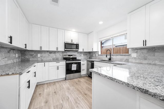 10402 Rancho Bernardo Lane, Sugar Land, TX 77498