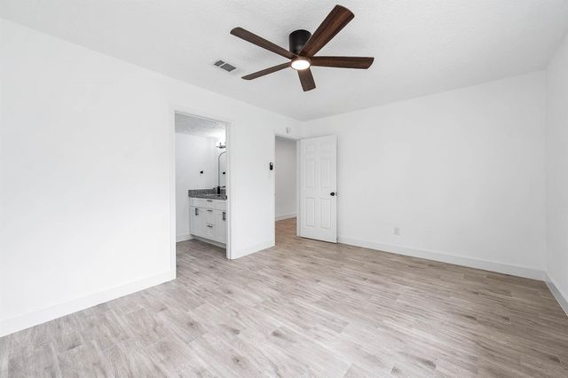 10402 Rancho Bernardo Lane, Sugar Land, TX 77498