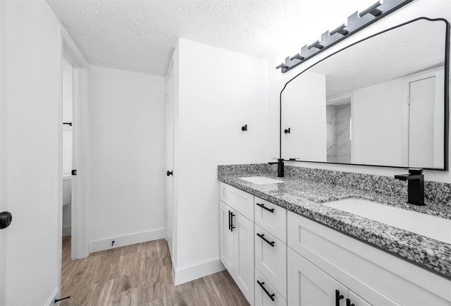 10402 Rancho Bernardo Lane, Sugar Land, TX 77498