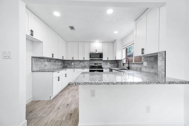 10402 Rancho Bernardo Lane, Sugar Land, TX 77498