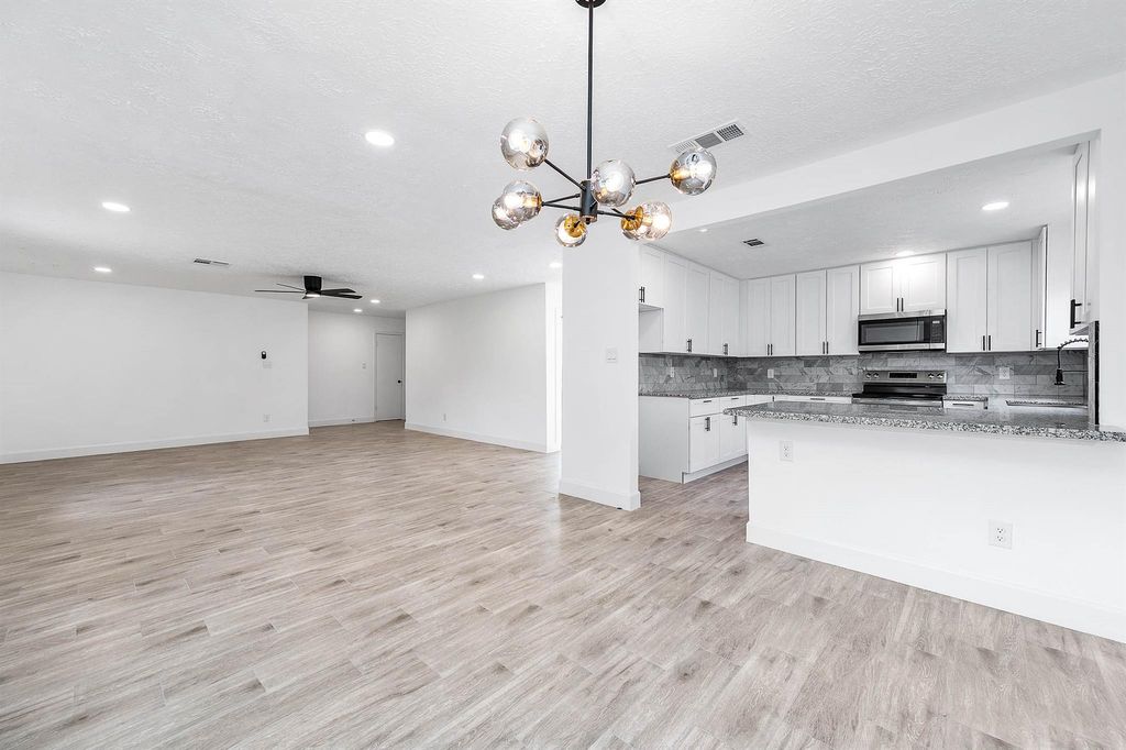 10402 Rancho Bernardo Lane, Sugar Land, TX 77498