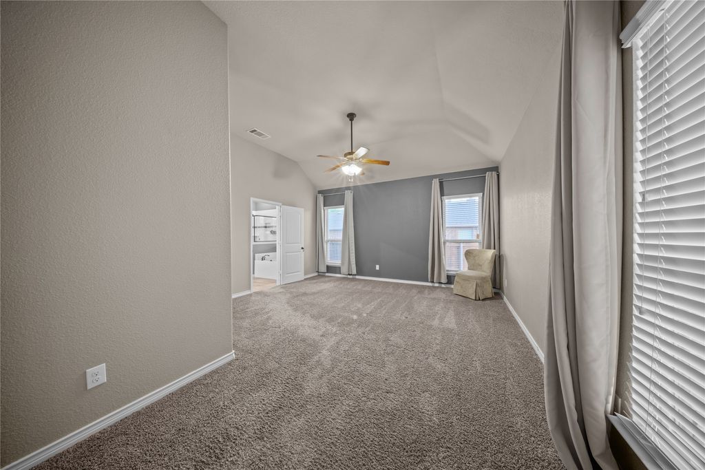 Image 14 of property listing at 1057 Shady Lane Drive, Rockwall, TX 75087