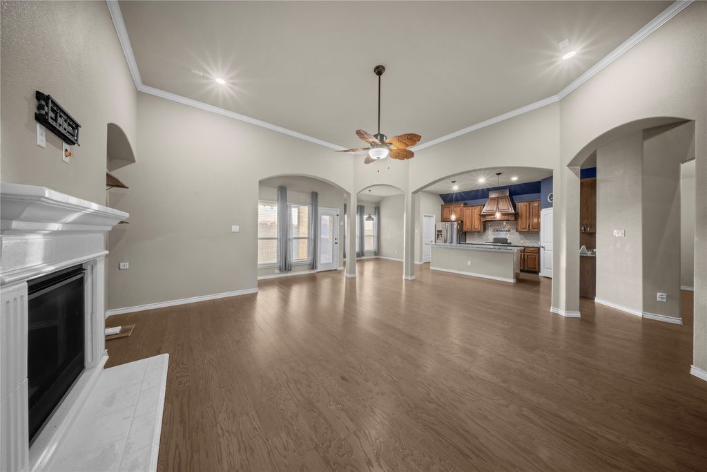 Image 8 of property listing at 1057 Shady Lane Drive, Rockwall, TX 75087