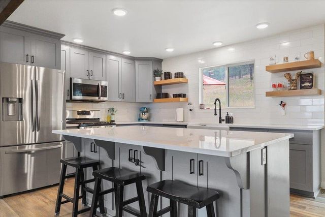 705 Winslow Rd, Colville, WA 99114