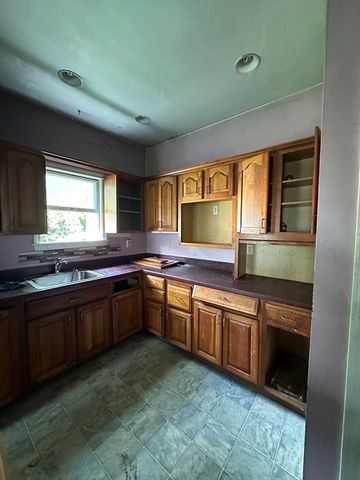 70 S Onota St, Pittsfield, MA 01201
