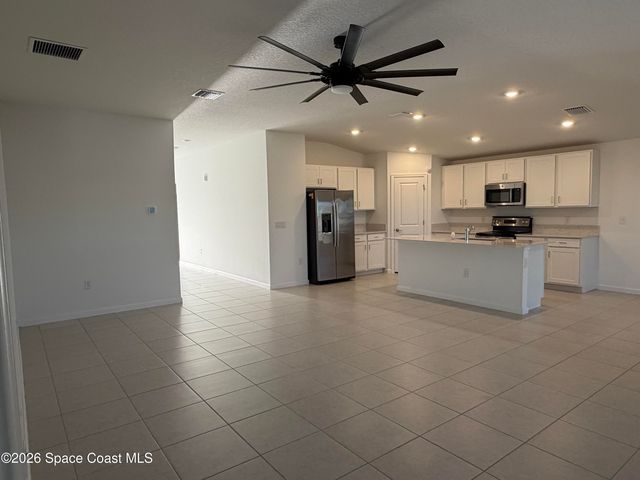 675 Dockside Drive SW, Palm Bay, FL 32908