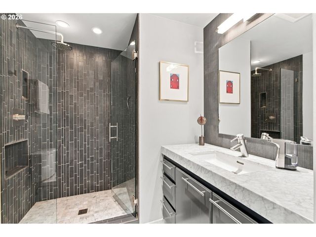 1500 Sw 5TH Ave 1601, Portland, OR 97201
