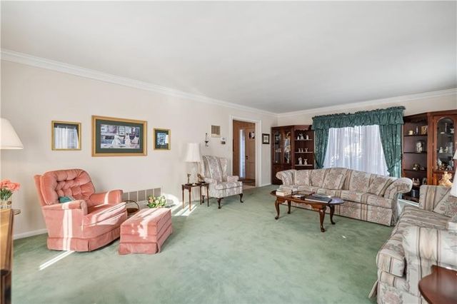 229 Crawford Ln., Rostraver, PA 15012