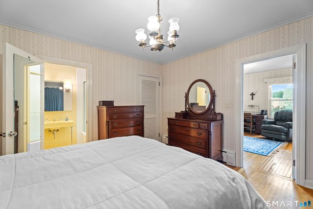 32 East Main Street, Stonington, CT 06355