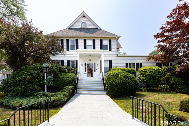 32 East Main Street, Stonington, CT 06355