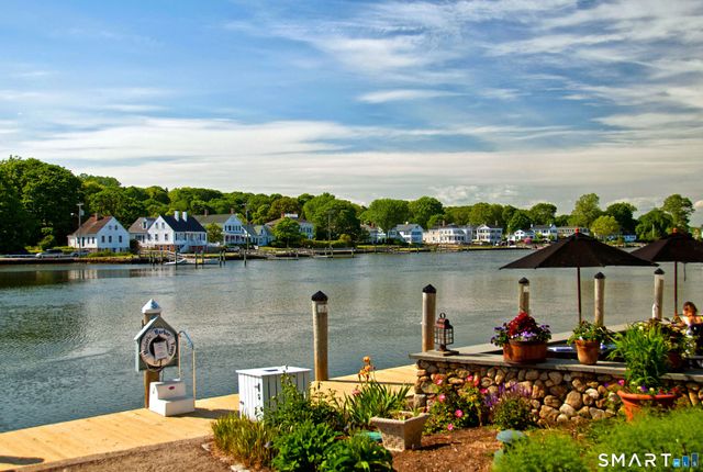 32 East Main Street, Stonington, CT 06355