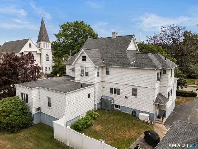 32 East Main Street, Stonington, CT 06355