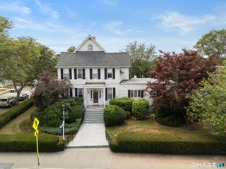 32 East Main Street, Stonington, CT 06355