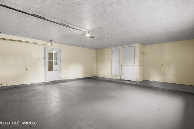 130 Western Hills Drive, Jackson, MS 39212