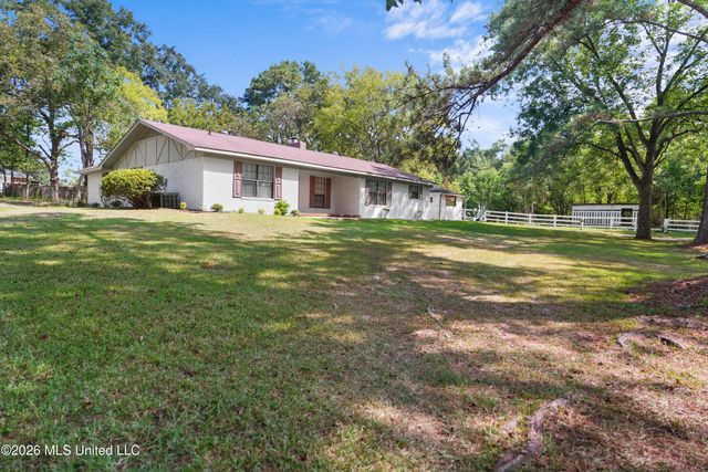 130 Western Hills Drive, Jackson, MS 39212