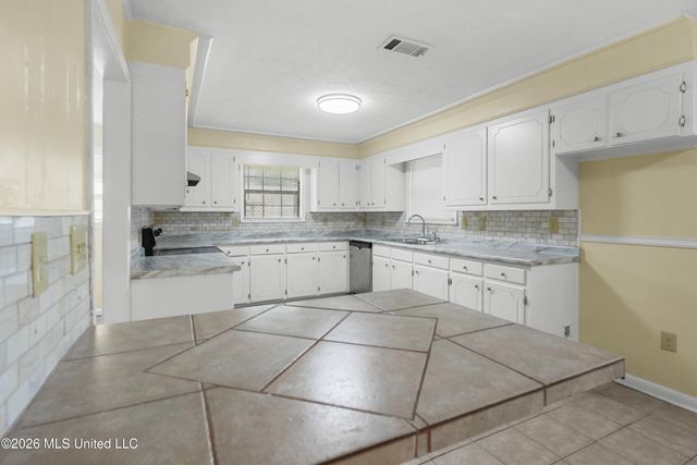 130 Western Hills Drive, Jackson, MS 39212