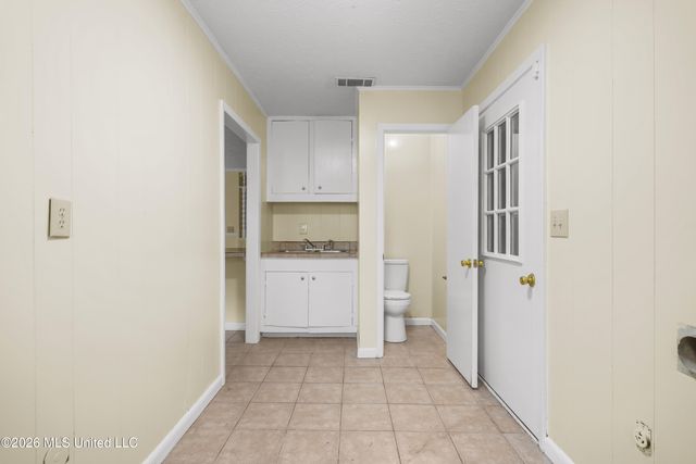 130 Western Hills Drive, Jackson, MS 39212
