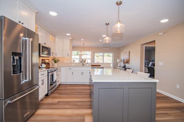 1071 Anchor AVENUE, West Bend, WI 53095