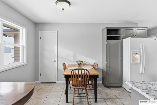 2044 E 2nd Street, Fremont, NE 68025