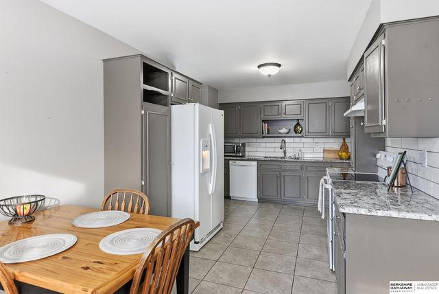 2044 E 2nd Street, Fremont, NE 68025