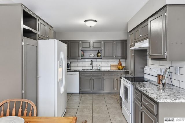 2044 E 2nd Street, Fremont, NE 68025