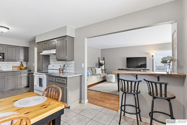 2044 E 2nd Street, Fremont, NE 68025