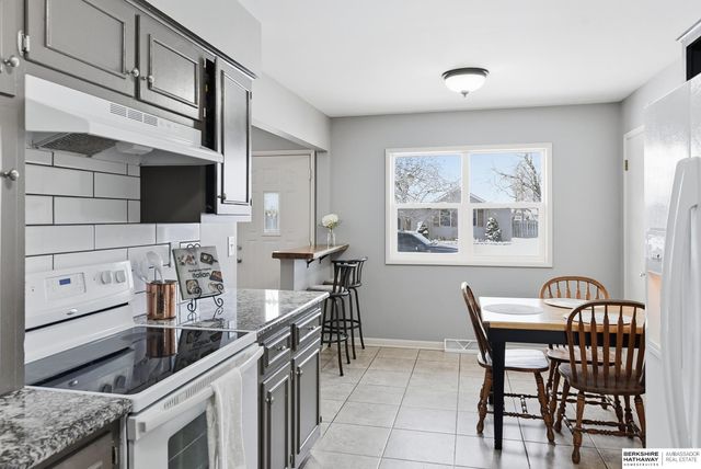 2044 E 2nd Street, Fremont, NE 68025