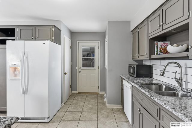 2044 E 2nd Street, Fremont, NE 68025