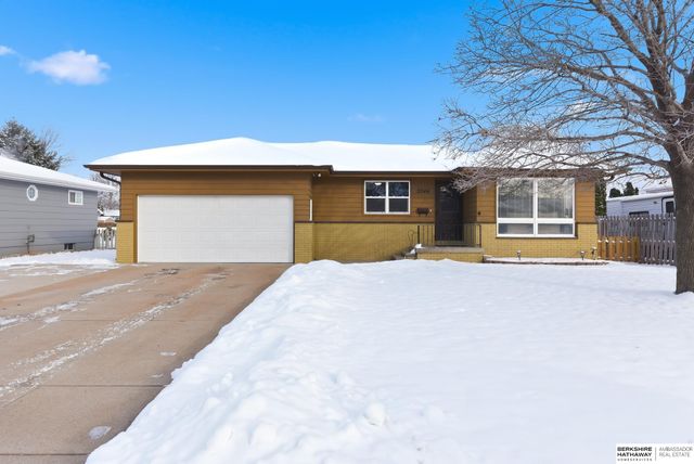 2044 E 2nd Street, Fremont, NE 68025