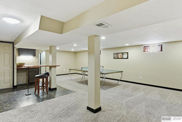 2044 E 2nd Street, Fremont, NE 68025