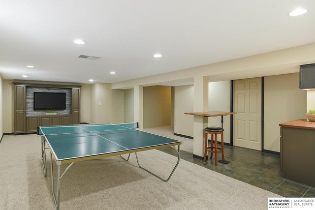 2044 E 2nd Street, Fremont, NE 68025