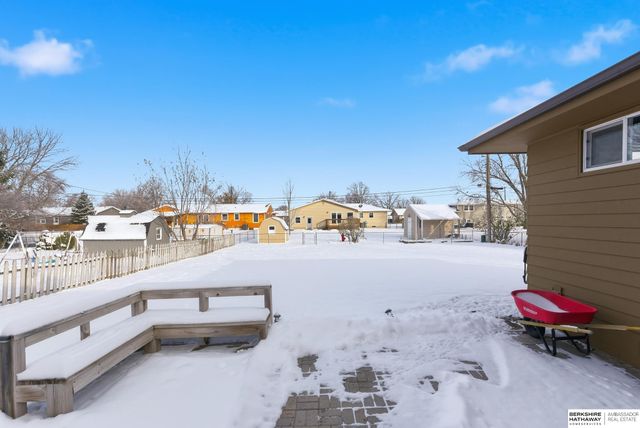 2044 E 2nd Street, Fremont, NE 68025