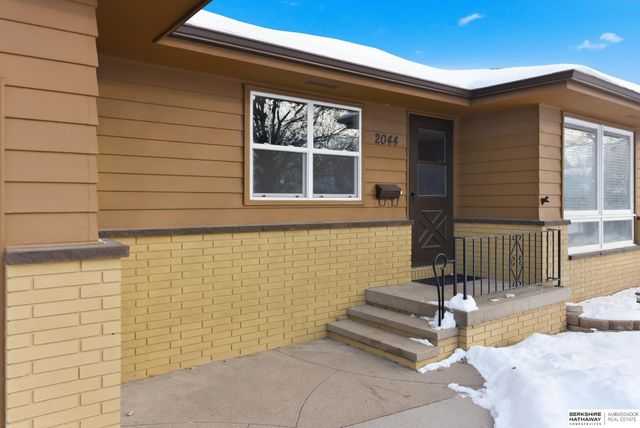 2044 E 2nd Street, Fremont, NE 68025