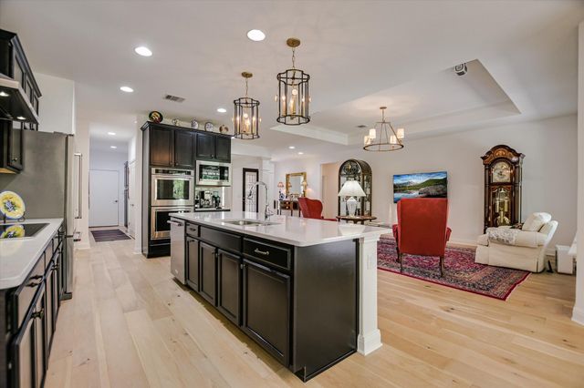 906 Holiday Creek LN, Georgetown, TX 78633