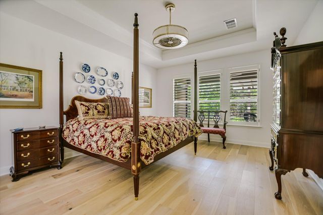 906 Holiday Creek LN, Georgetown, TX 78633