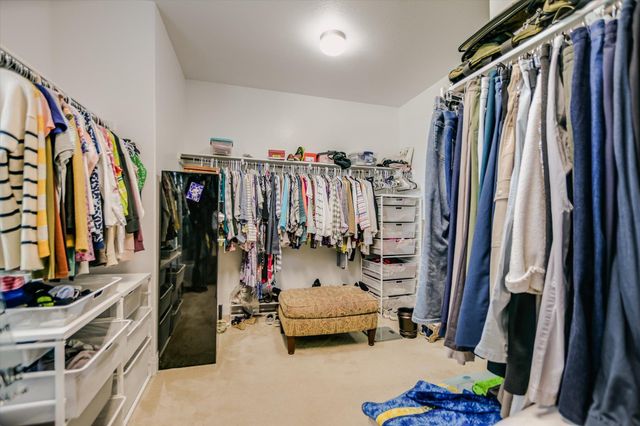 906 Holiday Creek LN, Georgetown, TX 78633
