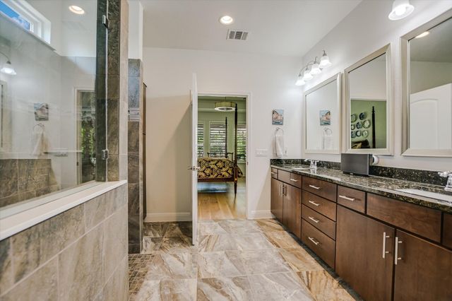 906 Holiday Creek LN, Georgetown, TX 78633