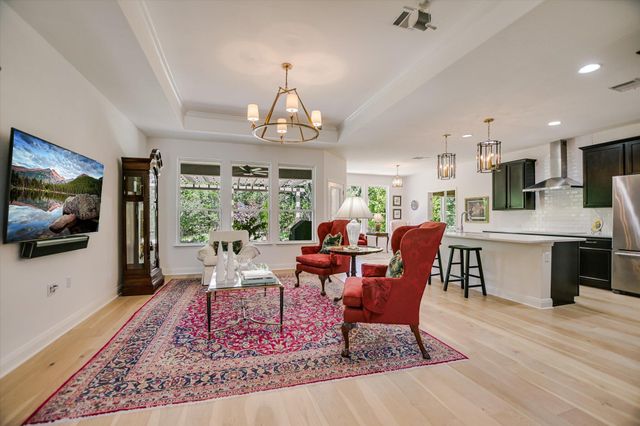 906 Holiday Creek LN, Georgetown, TX 78633