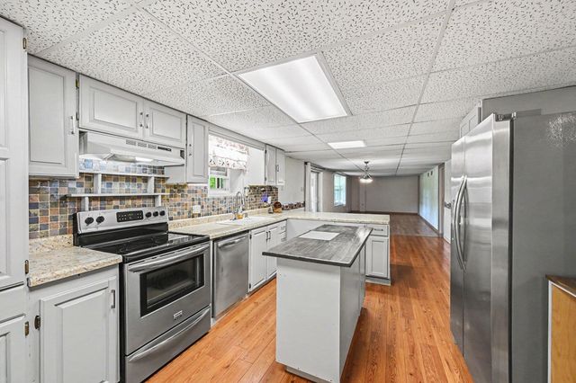 13191 Harder Road, Three Rivers, MI 49093