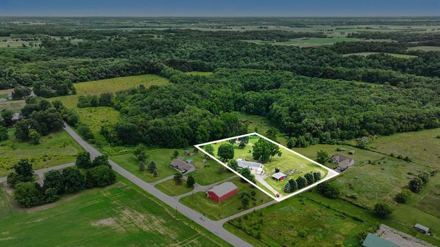 13191 Harder Road, Three Rivers, MI 49093