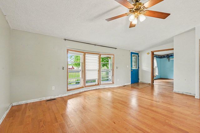 13191 Harder Road, Three Rivers, MI 49093