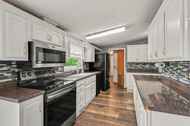 13191 Harder Road, Three Rivers, MI 49093