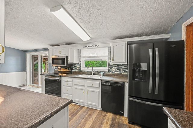 13191 Harder Road, Three Rivers, MI 49093