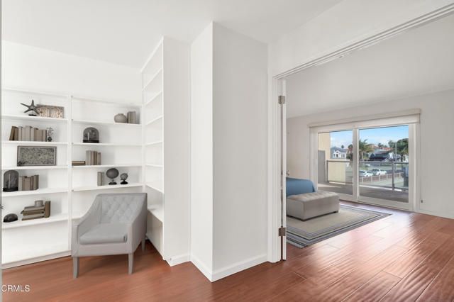 2010 Kingsbridge Way, Oxnard, CA 93035