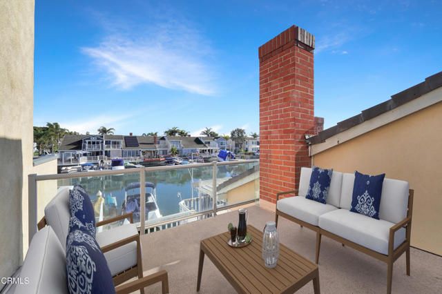 2010 Kingsbridge Way, Oxnard, CA 93035